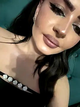 Snapshot of GoldFlow8888 chatting on 12.17.25 GoldFlow8888 online show from 12.17.25