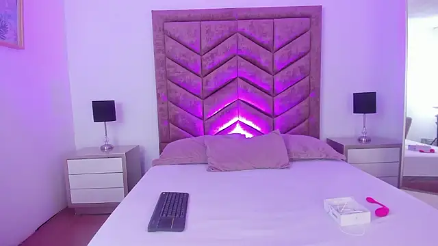 Scarlett  Noir online show from 03.17.26