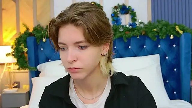 Misty Wade online show from 01.12.26