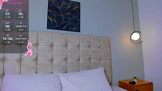 Snapshot of Lilie_petite chatting on 12.13.25 Lilie petite online show from 12.13.25