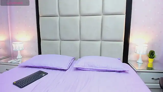 JulietaFerrer  online show from 12.21.25