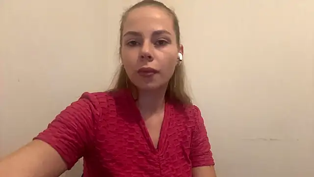 Snapshot of GinnyVanlaere chatting on 12.18.25 GinnyVanlaere online show from 12.18.25