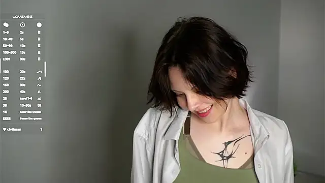 Snapshot of SharylOrbin chatting on 12.19.25 SharylOrbin online show from 12.19.25