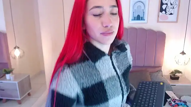 Snapshot of Celestee15_ chatting on 12.18.25 Celestee15 online show from 12.18.25
