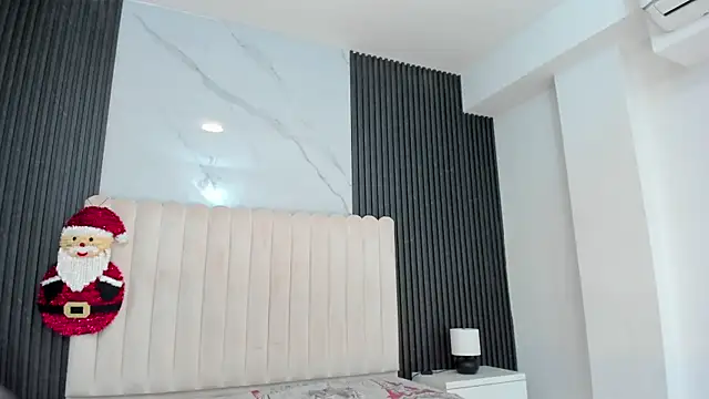 Snapshot of CerenaBroun_ chatting on 12.19.25 CerenaBroun online show from 12.19.25