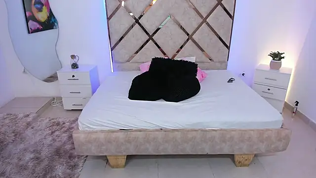 queenie staar online show from 03.30.26