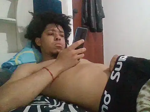 Snapshot of alejandro31727 chatting on 12.14.25 alejandro31727 online show from 12.14.25