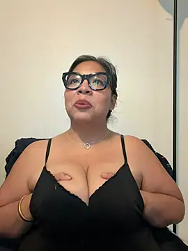 BettyWhispers online show from 05.13.26