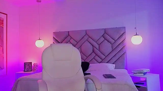 Milan Corleone online show from 12.15.25