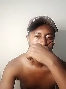 Snapshot of golosos2331 chatting on 12.13.25 golosos2331 online show from 12.13.25