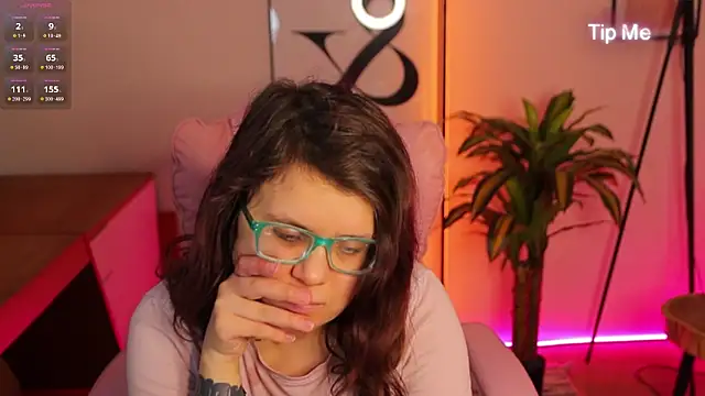 Ariell Mini online show from 04.10.26