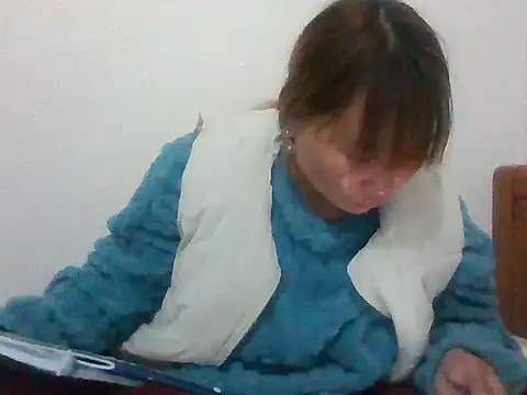 Snapshot of Luckyysex chatting on 12.15.25 Luckyysex online show from 12.15.25