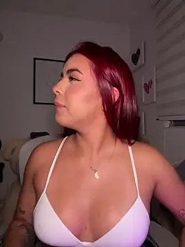 Snapshot of Zarahs_Blare1 chatting on 12.16.25 Zarahs Blare1 online show from 12.16.25