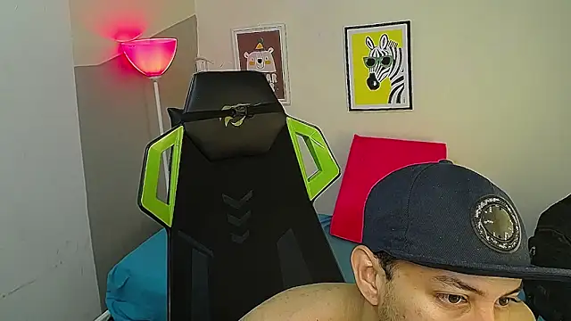 Snapshot of Luky_twink chatting on 12.15.25 Luky twink online show from 12.15.25