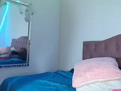 Snapshot of camilita0608 chatting on 12.16.25 camilita0608 online show from 12.16.25