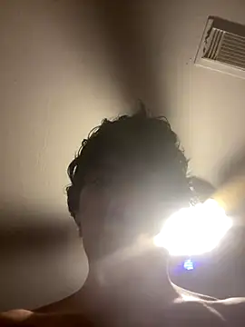 Snapshot of Kinggg_Angggel chatting on 12.14.25 Kinggg Angggel online show from 12.14.25