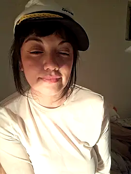 Snapshot of DeligDanny chatting on 12.14.25 DeligDanny online show from 12.14.25