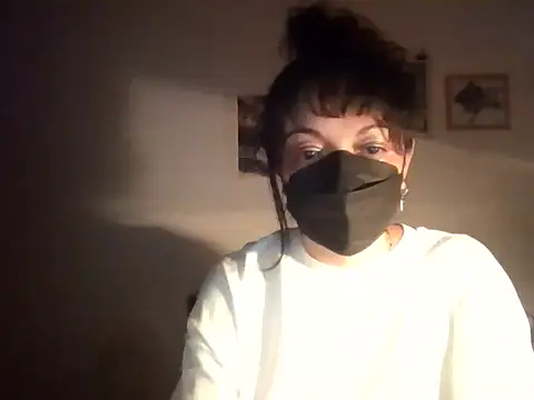 Snapshot of DeligDanny chatting on 12.21.25 DeligDanny online show from 12.21.25