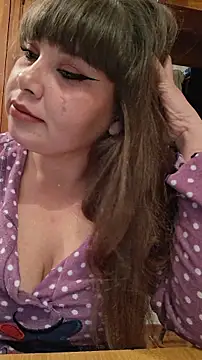 Snapshot of Florazaira2 chatting on 12.15.25 Florazaira2 online show from 12.15.25