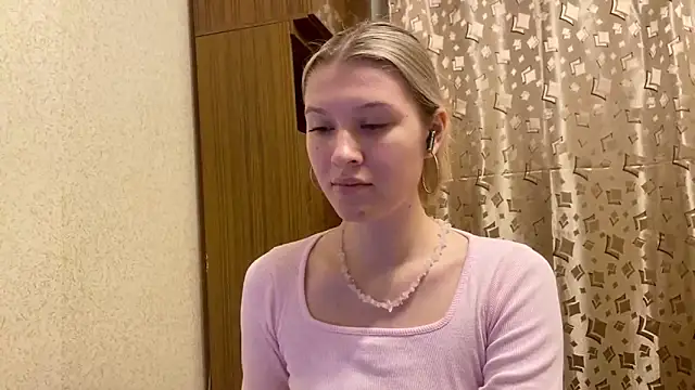 SkyeDavis online show from 12.16.25