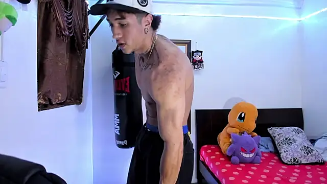 Snapshot of Bull__fit chatting on 05.28.26 Bull fit online show from 05.28.26