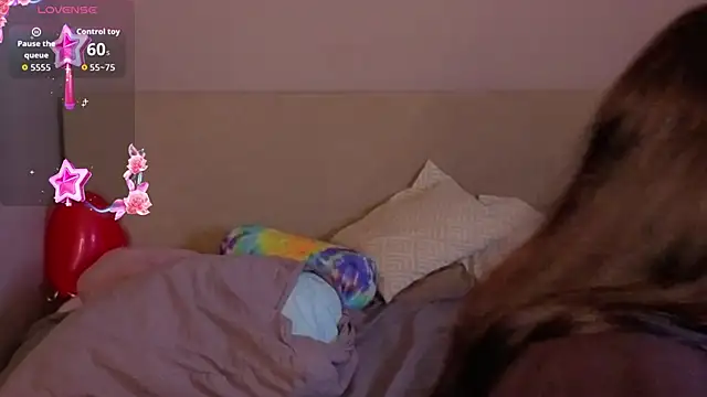 Snapshot of Holly__Bush chatting on 02.20.26 Holly Bush online show from 02.20.26