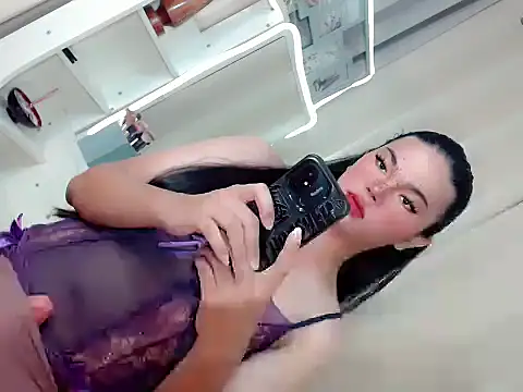 Snapshot of Shaneloveme chatting on 06.14.26 Shaneloveme online show from 06.14.26
