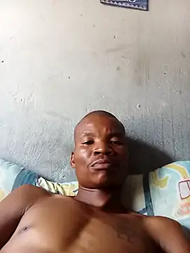 Snapshot of thabisozxz chatting on 12.15.25 thabisozxz online show from 12.15.25