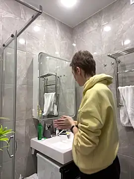 Sensual Flower online show from 02.12.26