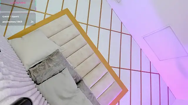 Snapshot of ZaraVesari chatting on 03.13.26 ZaraVesari online show from 03.13.26