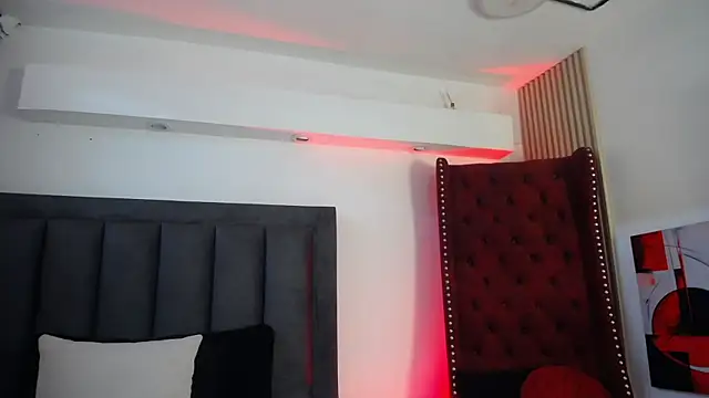 TransDivaSantana online show from 04.18.26