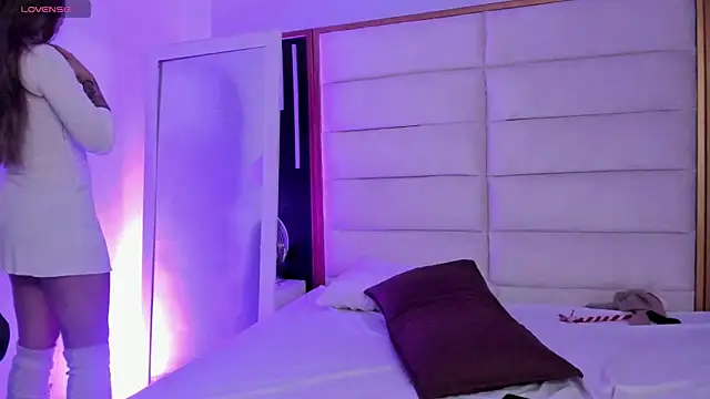 JuliMonroe19 online show from 02.13.26