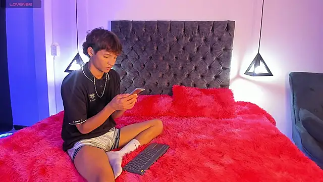 Snapshot of im_ralff chatting on 12.17.25 im ralff online show from 12.17.25