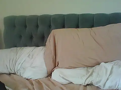 Valennight online show from 12.15.25