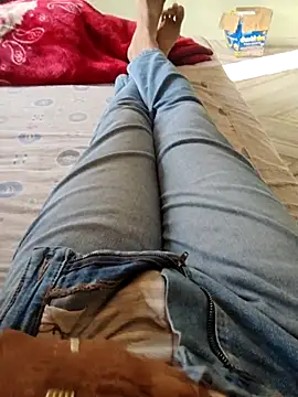 Snapshot of Tall7boy7 chatting on 12.19.25 Tall7boy7 online show from 12.19.25