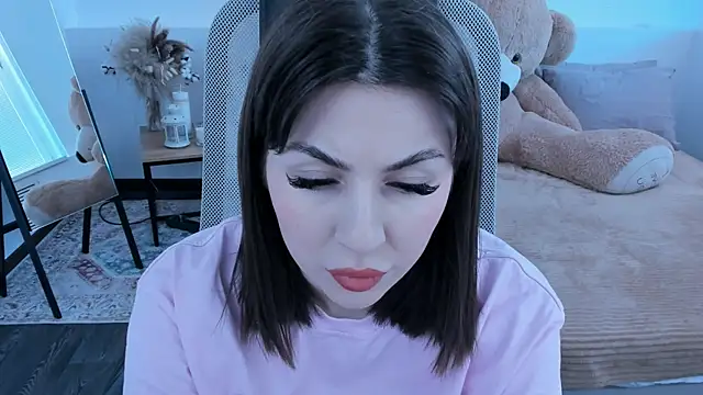 Snapshot of DiRosie chatting on 02.22.26 DiRosie online show from 02.22.26