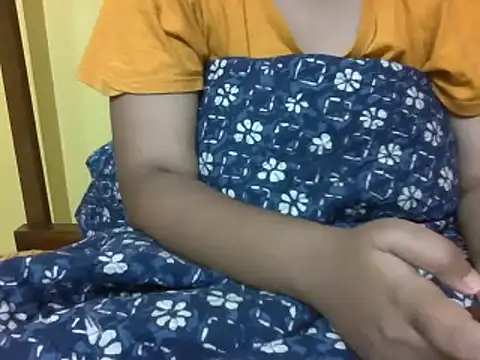 Snapshot of miss_kirandeep chatting on 12.16.25 miss kirandeep online show from 12.16.25