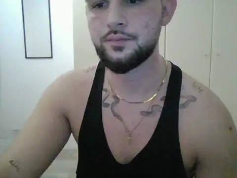 Snapshot of LunaFoxTip chatting on 12.17.25 LunaFoxTip online show from 12.17.25