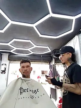 Snapshot of BIG_TAVO chatting on 12.17.25 BIG TAVO online show from 12.17.25