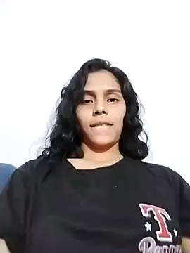 Snapshot of Emily_hot26 chatting on 12.18.25 Emily hot26 online show from 12.18.25