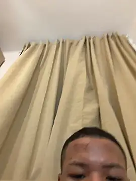 Snapshot of 18cmgruesos chatting on 12.17.25 18cmgruesos online show from 12.17.25