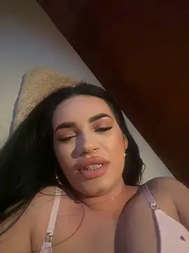 Snapshot of LucyLucy23 chatting on 12.17.25 LucyLucy23 online show from 12.17.25