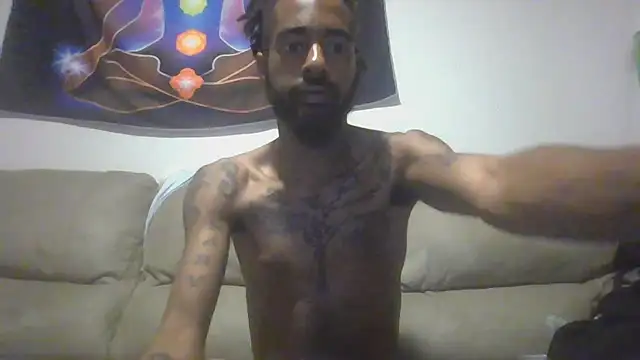 Snapshot of AverageAnt_ chatting on 12.17.25 AverageAnt online show from 12.17.25