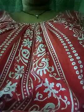 Snapshot of MAHI066 chatting on 12.18.25 MAHI066 online show from 12.18.25