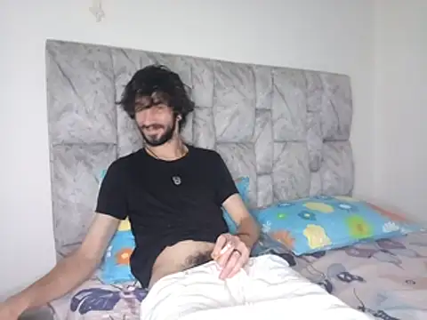 LatinLustAndFrenchKiss online show from 07.26.26