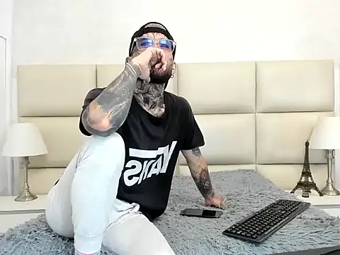 CalvinKorvus online show from 12.18.25