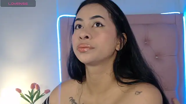 Snapshot of Olivia_gray69 chatting on 02.14.26 Olivia gray69 online show from 02.14.26