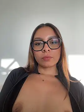 Nicollewest1 online show from 06.14.26