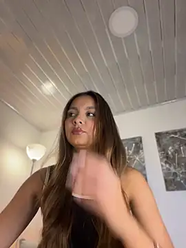 Nicollewest1 online show from 07.05.26