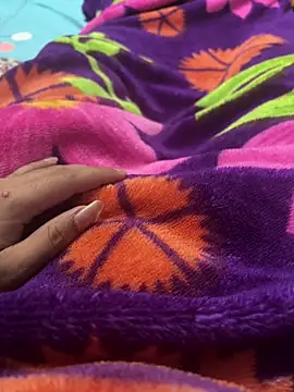 Snapshot of hotyindiaan chatting on 12.18.25 hotyindiaan online show from 12.18.25